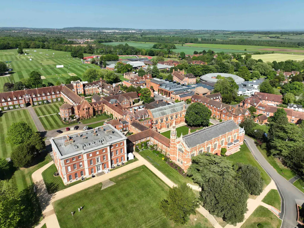 Radley College  ——英国牛津郡的顶级男子寄宿中学 