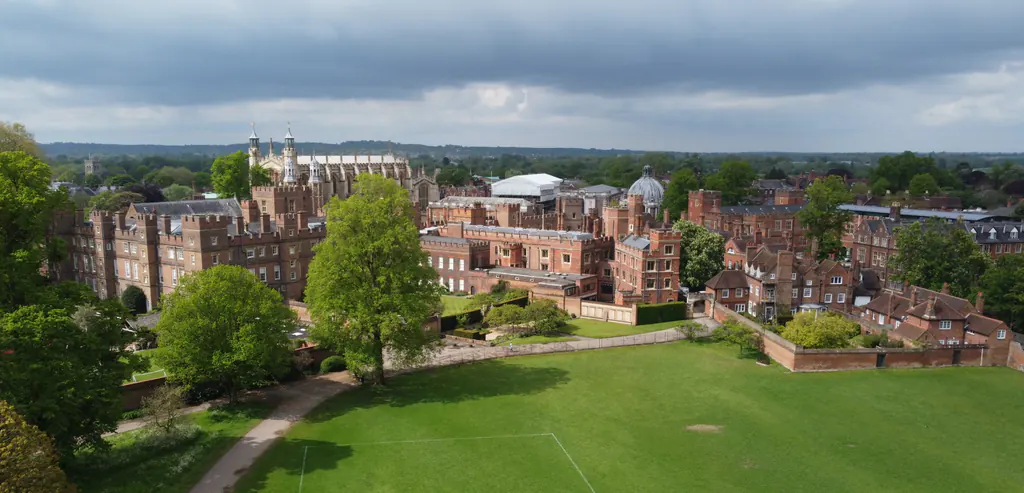 Eton College  ——英国历史最悠久、最具影响力的男校之一