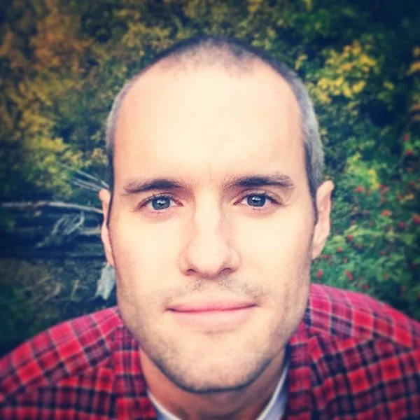  Dan Gemeinhart：曾为老师的儿童小说家，擅长写情感深韵的成长故事