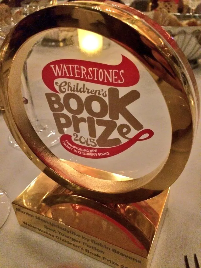 “Waterstones Children’s Book Prize Winner”水石奖